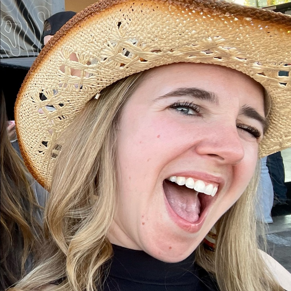 Meet your Posher, Kendra